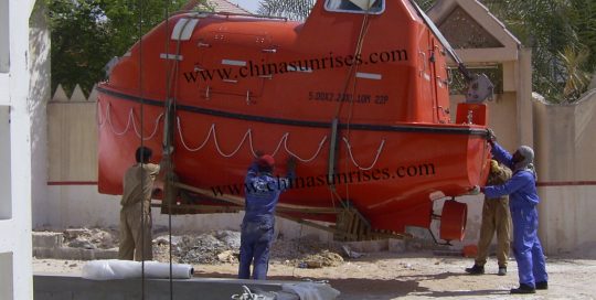 5m-Lifeboat-with-Davit-for-Training